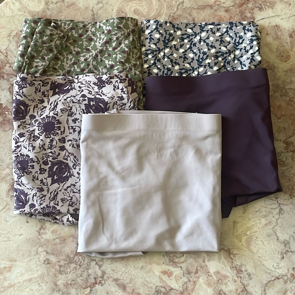 NWOT Set Of 5 Woman’s Medium Lucky Brand Hipsters Floral/Purple/Green/Printed